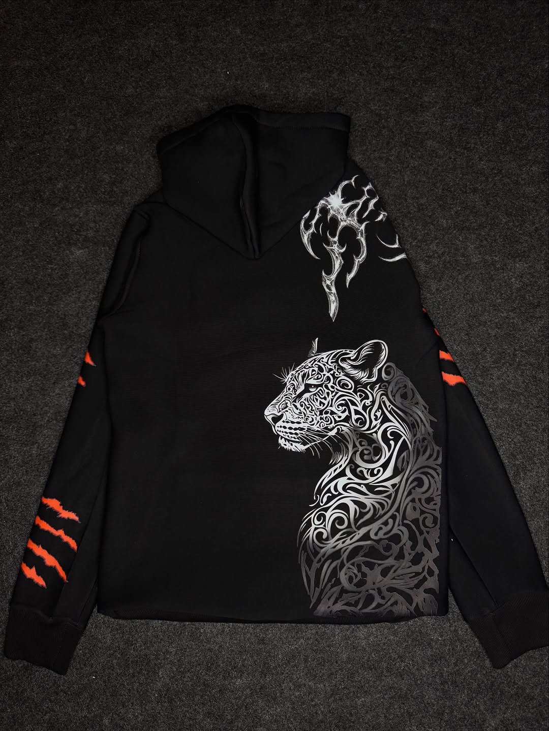 Tribal Tiger Graphic Hoodie – Premium Streetwear Oversized Fit